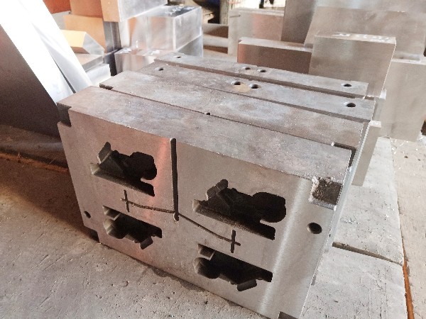 冷挤压模具选用哪种模具钢好呢?