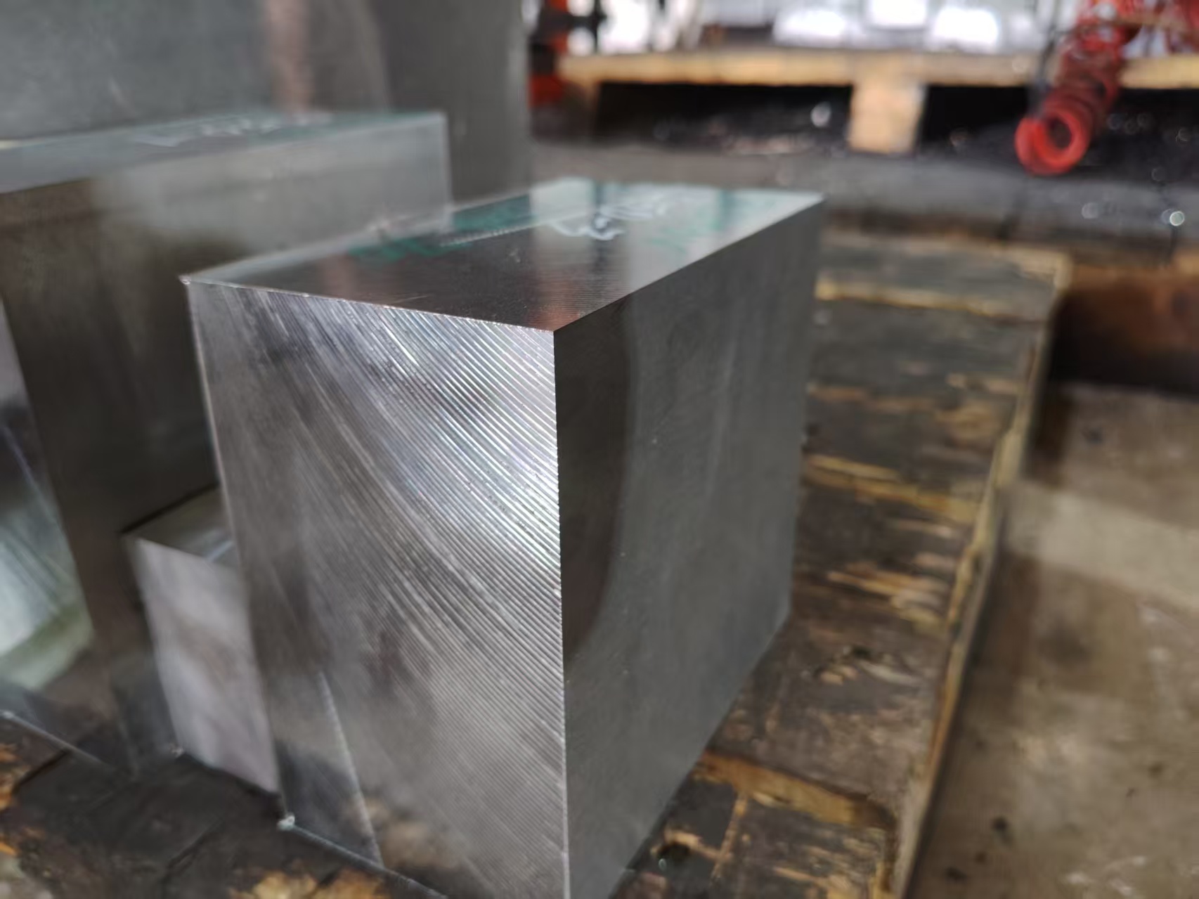 从模仁到整套开模！隆实模具钢材凭高效产能，让客户追加8套模具订单